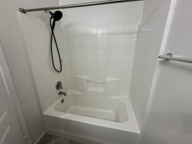 Building Photo - COMING SOON! Heather Ridge 2 Bedroom Townh...