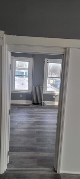 Building Photo - 80 Linden St