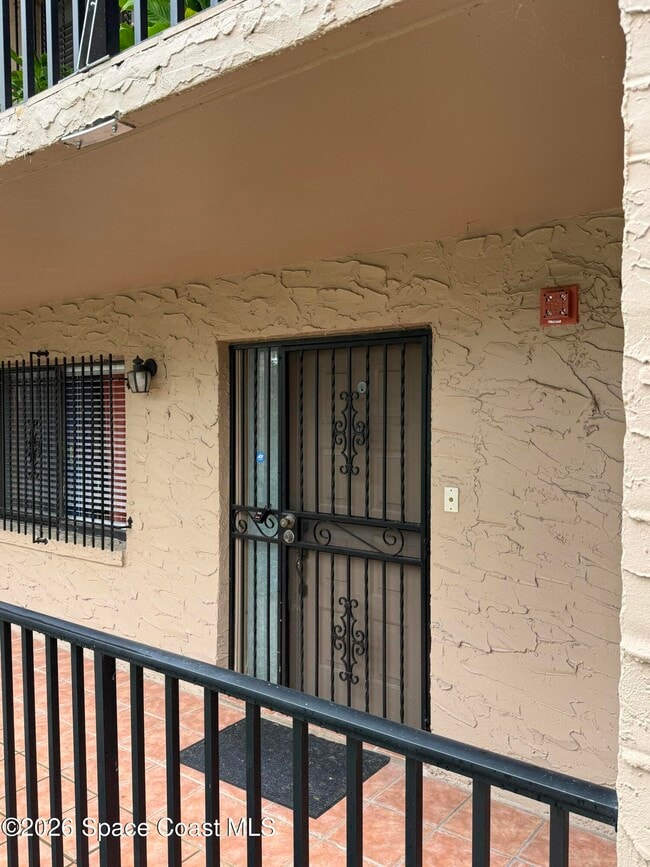 Building Photo - 1540 Riverside Dr