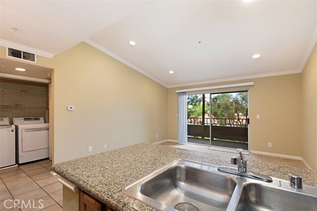Building Photo - 1035 La Terraza Cir