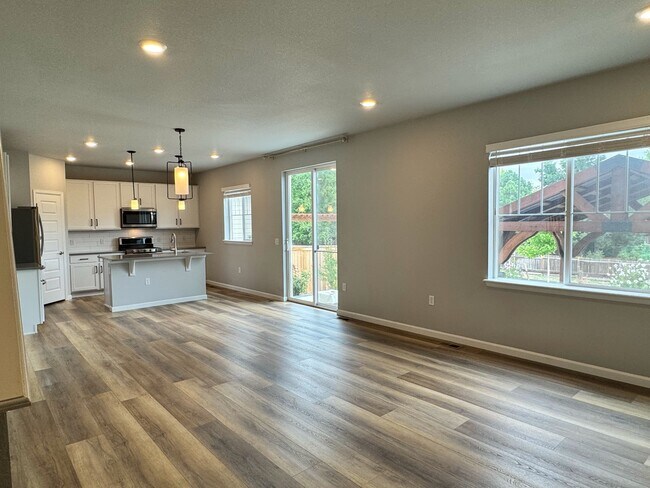 Building Photo - 10848 Hayloft St