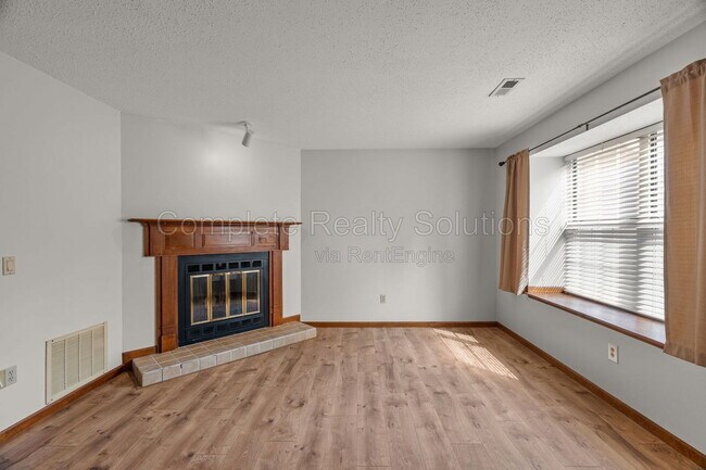 Building Photo - 254 Carmel Woods Dr