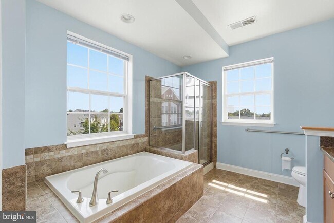 Building Photo - 9202 Charleston Dr