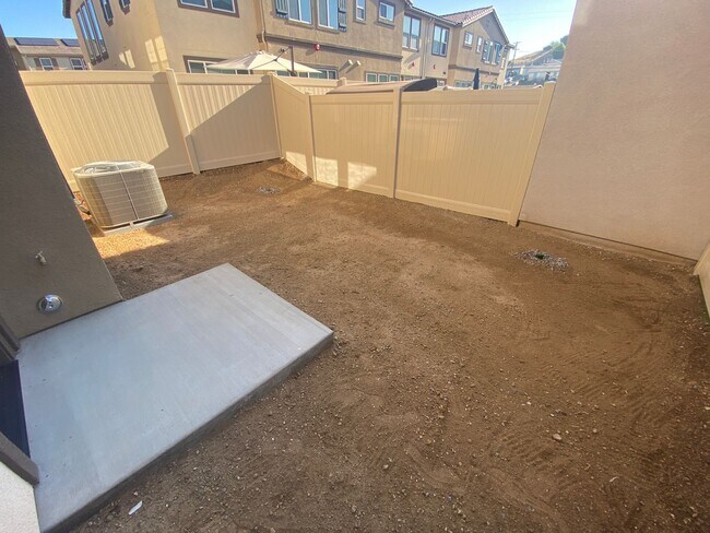 Building Photo - Brand New Home