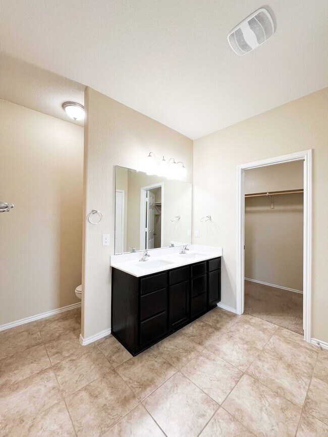Building Photo - Available NOW!! Beautiful 1 story, 3 bedro...