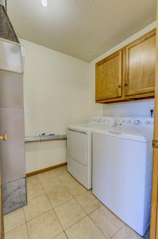 Building Photo - 3406 Crossings Dr