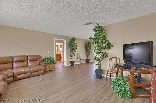 Building Photo - 2609 Orange Grove Dr