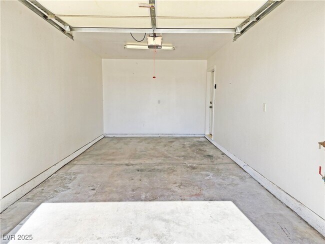 Building Photo - 1951 S Teepee Rd