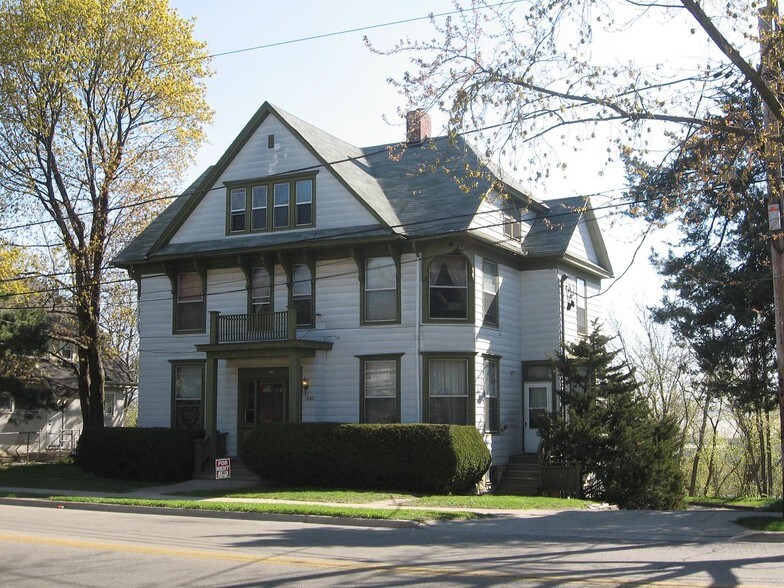 Primary Photo - 443 N Sheridan Rd