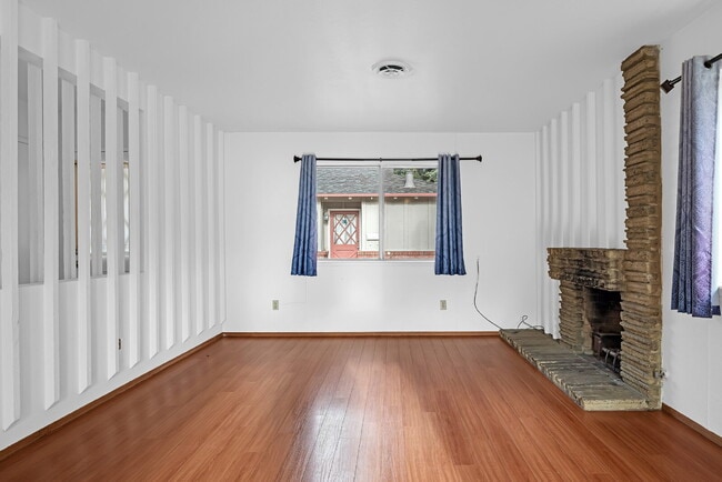 Building Photo - Comfortable 3-Bedroom Home for Rent in Central Davis