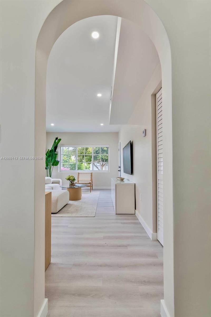 Building Photo - 1852 SW 22nd Ter