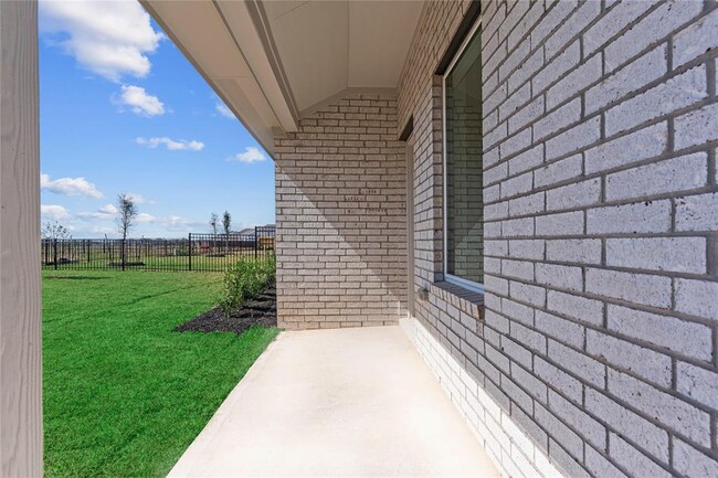 Building Photo - 27531 Sunterra Village Dr