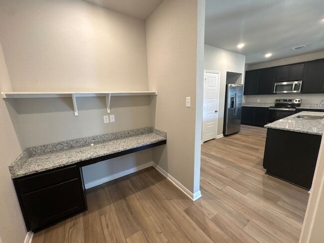 Building Photo - AVAILABLE NOW; APPLY AT OUR WEBSITE TODAY!!