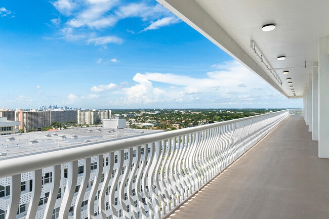 Building Photo - 4020 Galt Ocean Dr