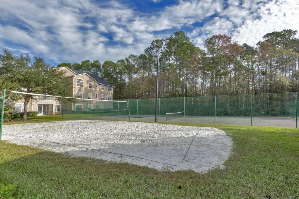 Building Photo - 13810 Sutton Park Dr N
