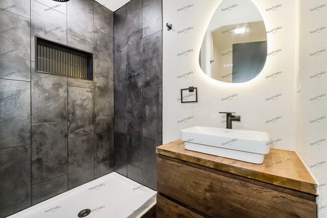 Building Photo - 7409 Appleton Ave