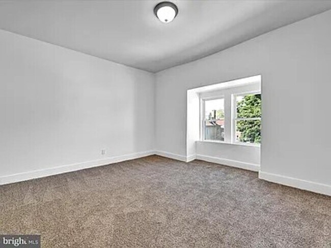 Building Photo - Newly Renovated 4 Bedroom Home in York City School District!