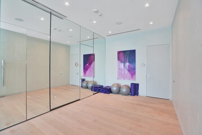 Building Photo - 3131 NE 7th Ave