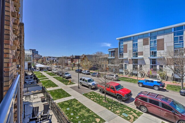 Building Photo - 2530 Lawrence St