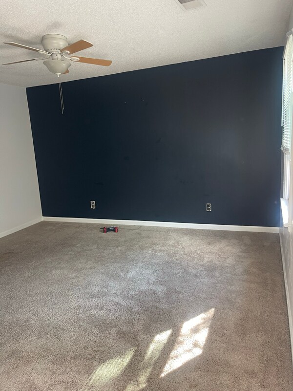 Building Photo - 11 Crescent Ln