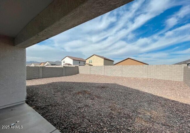 Building Photo - 19142 W Elm St