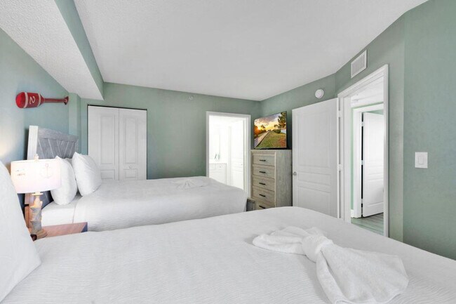 Building Photo - 2701 S Ocean Blvd