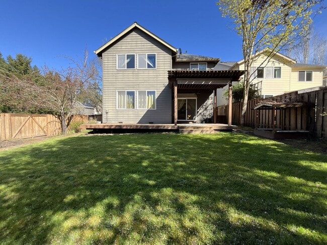 Building Photo - Beautiful 5 Bedroom Home + Office with Grand Entry, Gourmet Kitchen & Private Backyard