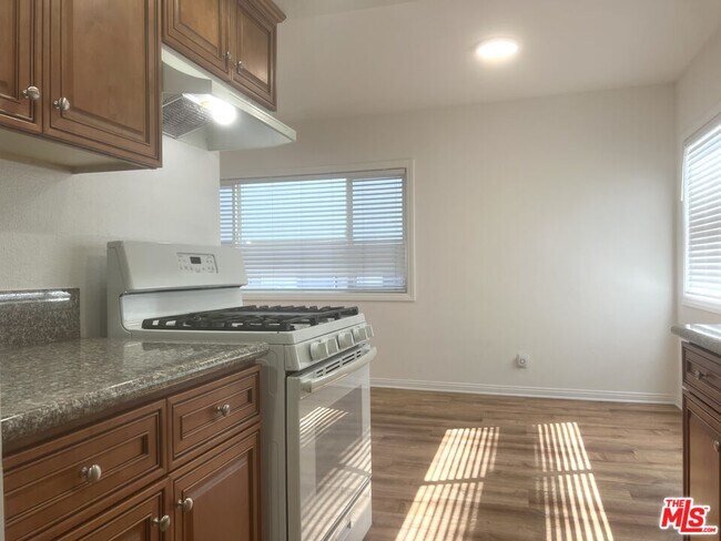 Building Photo - 5263 Riverton Ave