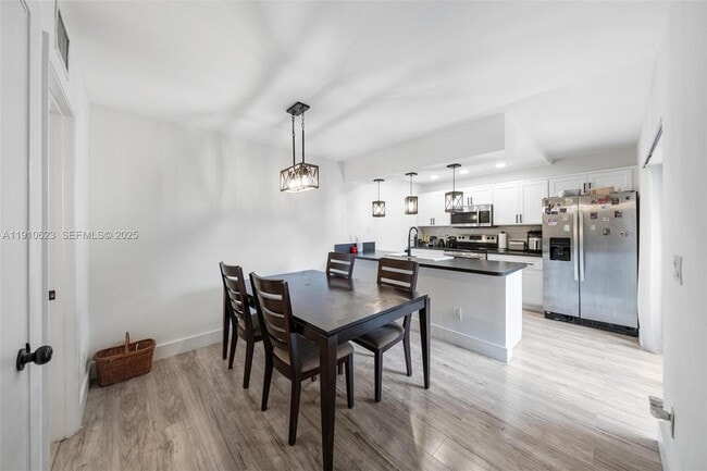 Building Photo - 11913 SW 11th Ct