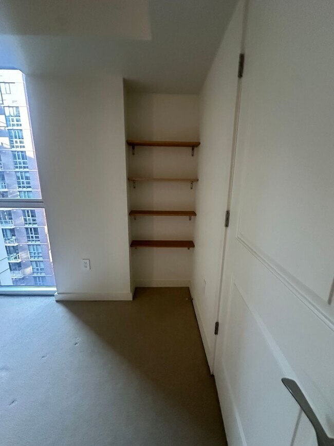 Building Photo - 1 Bedroom 1 Bath Condo Near Capitol Hill