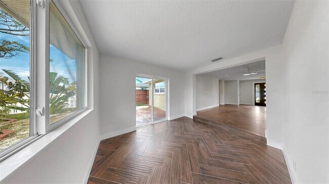 Building Photo - 5435 Drinkard Dr