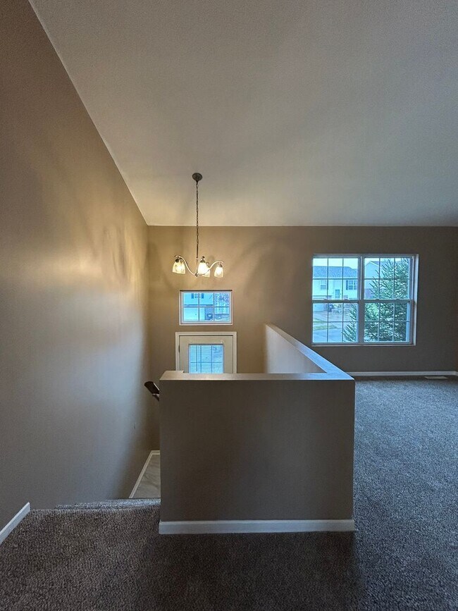 Building Photo - Spacious Split Level Living in Millard with a Backyard You’ll Love