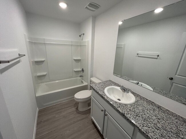 Building Photo - 3BD/2BA with Washer/Dryer Included – Fenced Yard, Garage & Community Pool!