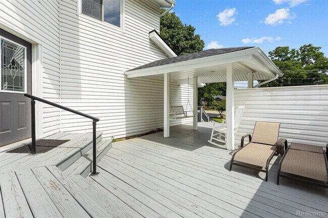 Building Photo - 6552 Orion Rd