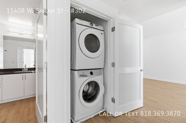 Building Photo - 11408 W Sarah St