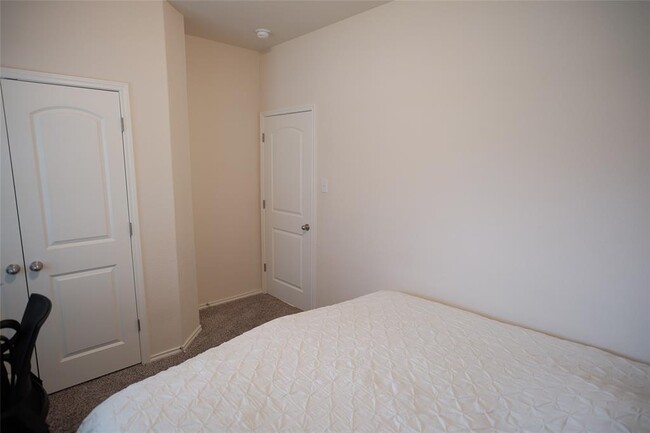 Building Photo - 3357 Pablo Cir