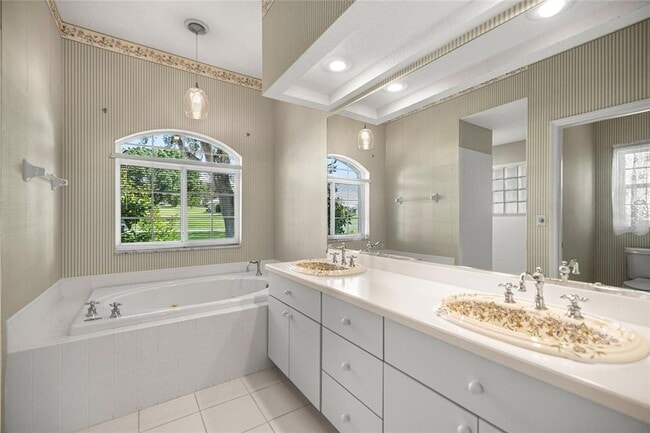 Building Photo - 482 W Fenway Dr