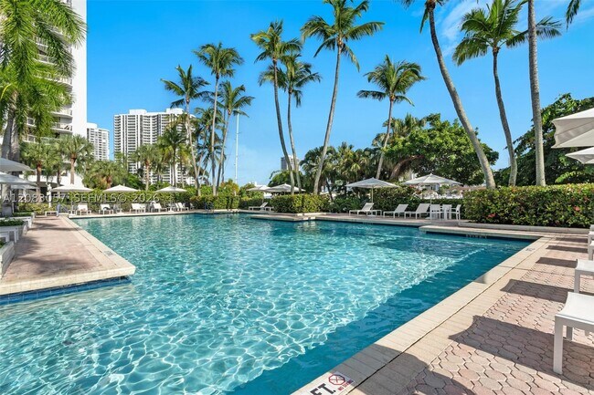 Building Photo - 3610 Yacht Club Dr
