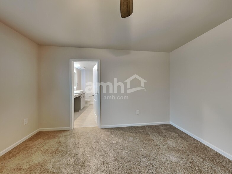 Building Photo - 3120 Emberly Dr