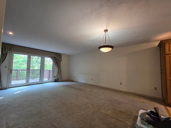 Building Photo - 43 Thornhill Rd