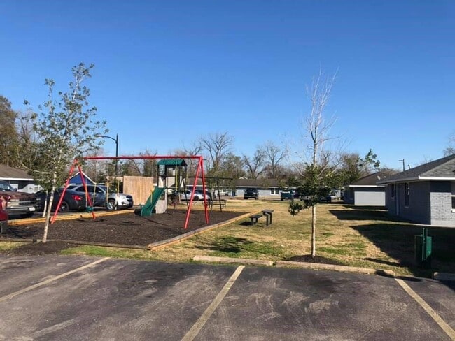 Building Photo - 4403 Tampico St