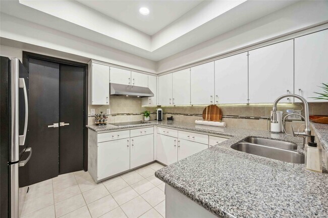 Building Photo - 3 Litchfield Ln