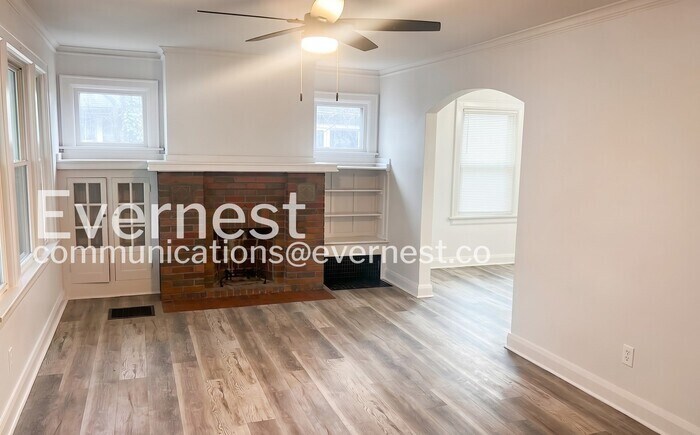 Building Photo - 2730 Elliott Ave