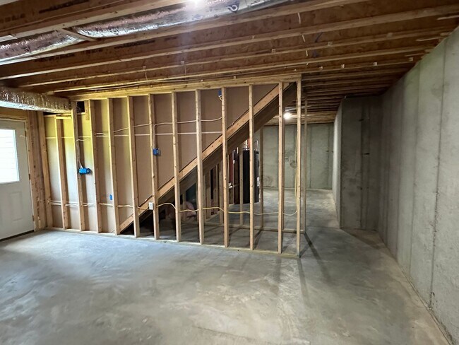 Building Photo - Now Accepting Applications – 4 BED 3 BATH | Summit Pass Subdivision | Waynesville School District