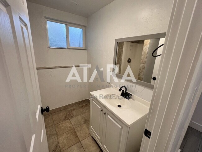 Building Photo - 3213 Rushton Ln