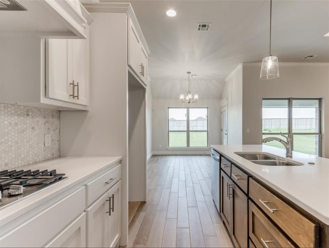 Building Photo - You Could Call This Beautiful 4-Bed, 2-Bat...