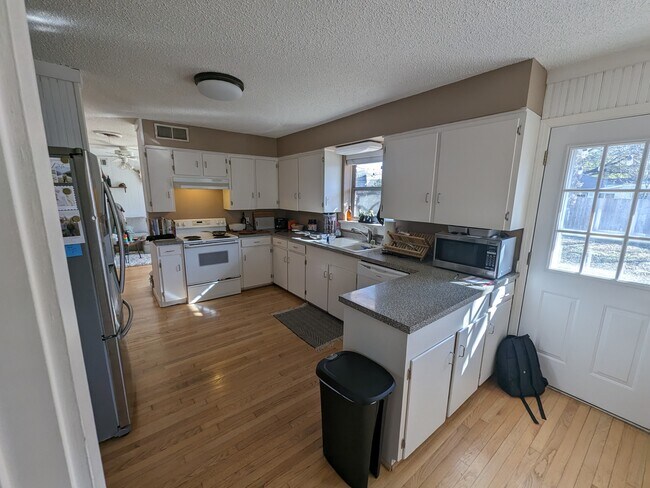 Building Photo - 2956 Randy Lane