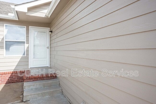 Building Photo - 1028 E Karla Ct