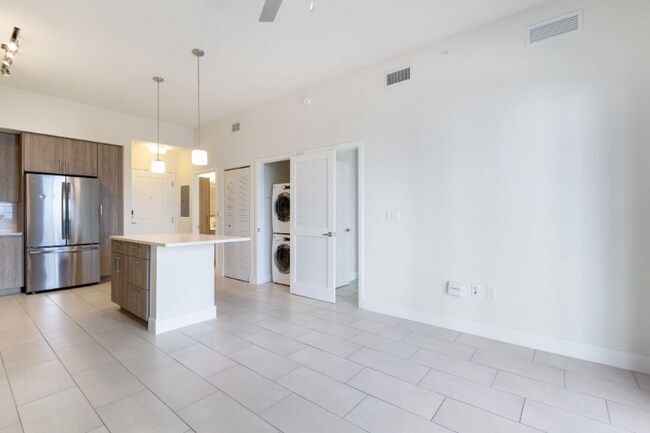 Building Photo - 2703 Biscayne Blvd