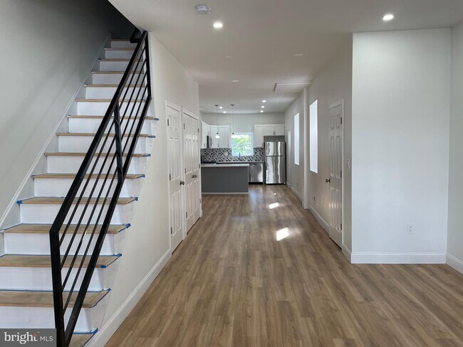 Building Photo - 2112 S 64th St